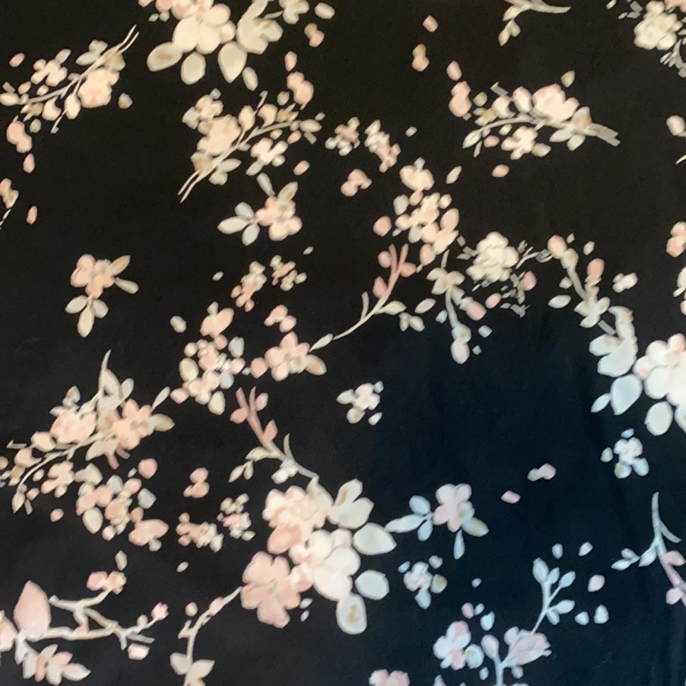 NWT Karl Lagerfeld Paris : Black and Pink Floral Blouse : PL - Picture 7 of 11